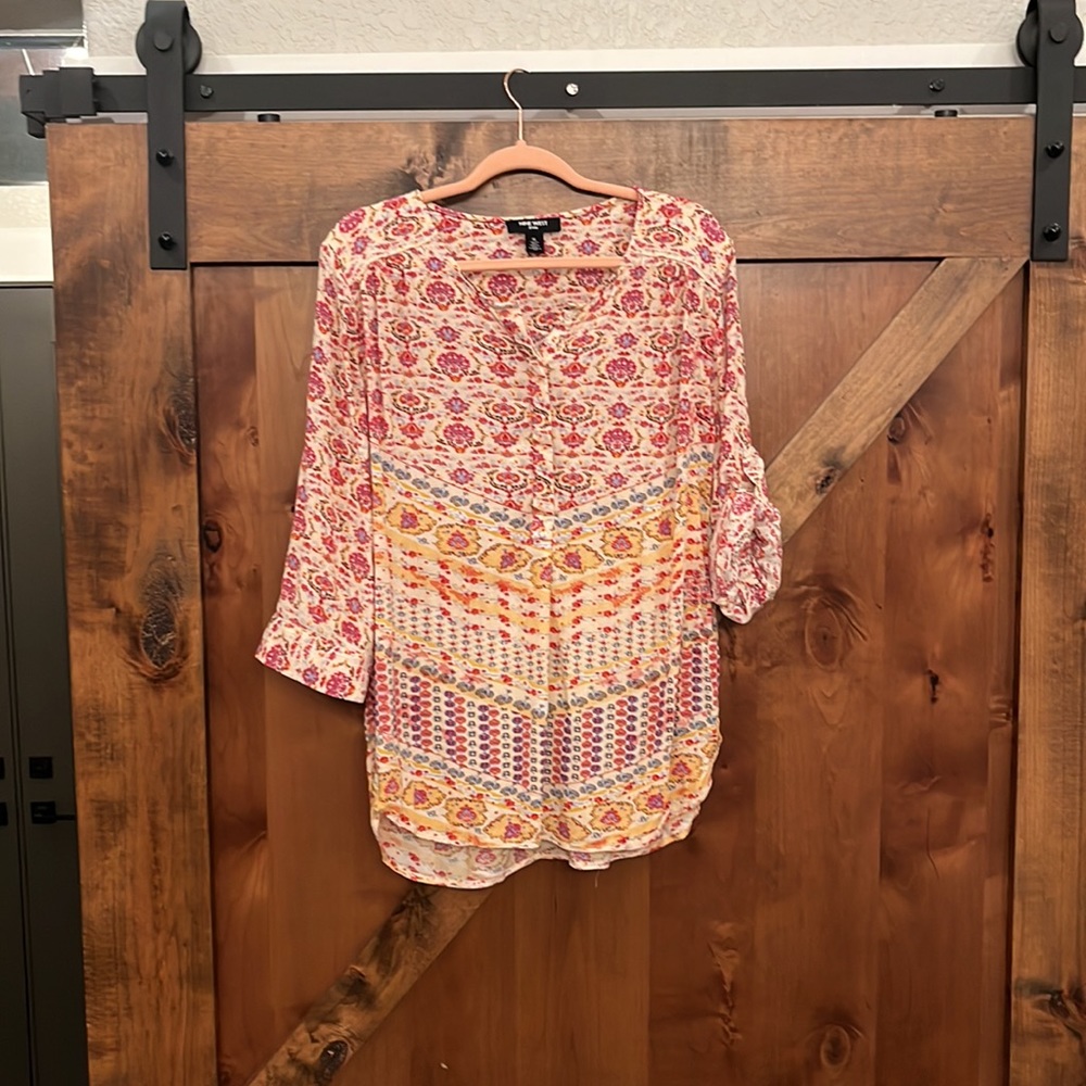 💕NINE WEST💕 Tribal Print Button Sleeve Top